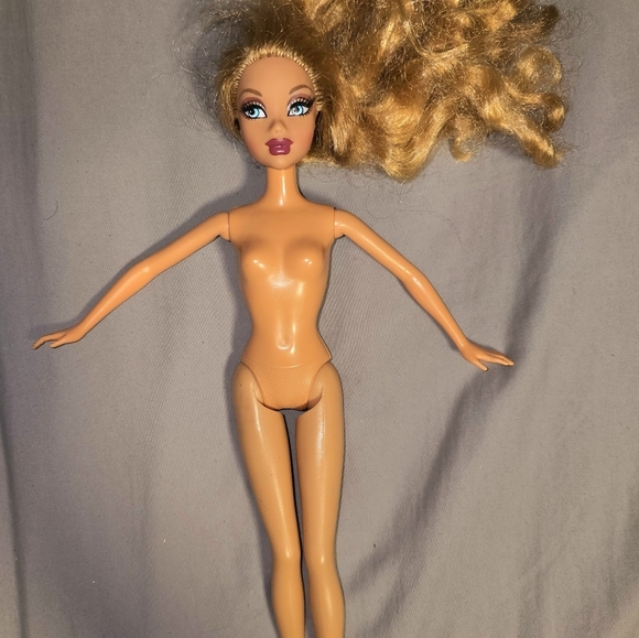 My Scene-Long Blonde Hair-Mattel Barbie Doll-Rooted Lashes- Nude 1999 HTF - Picture 9 of 9